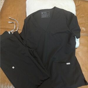 Figs Technical Collection Top and pants in Black medium long